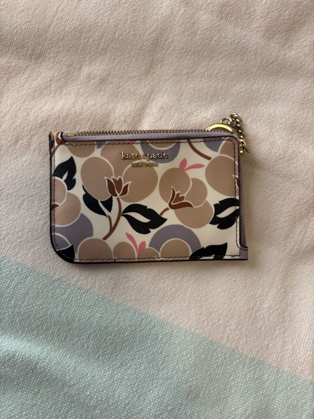 kate spade Floral Zip Card Case in Beige, Black, Pink